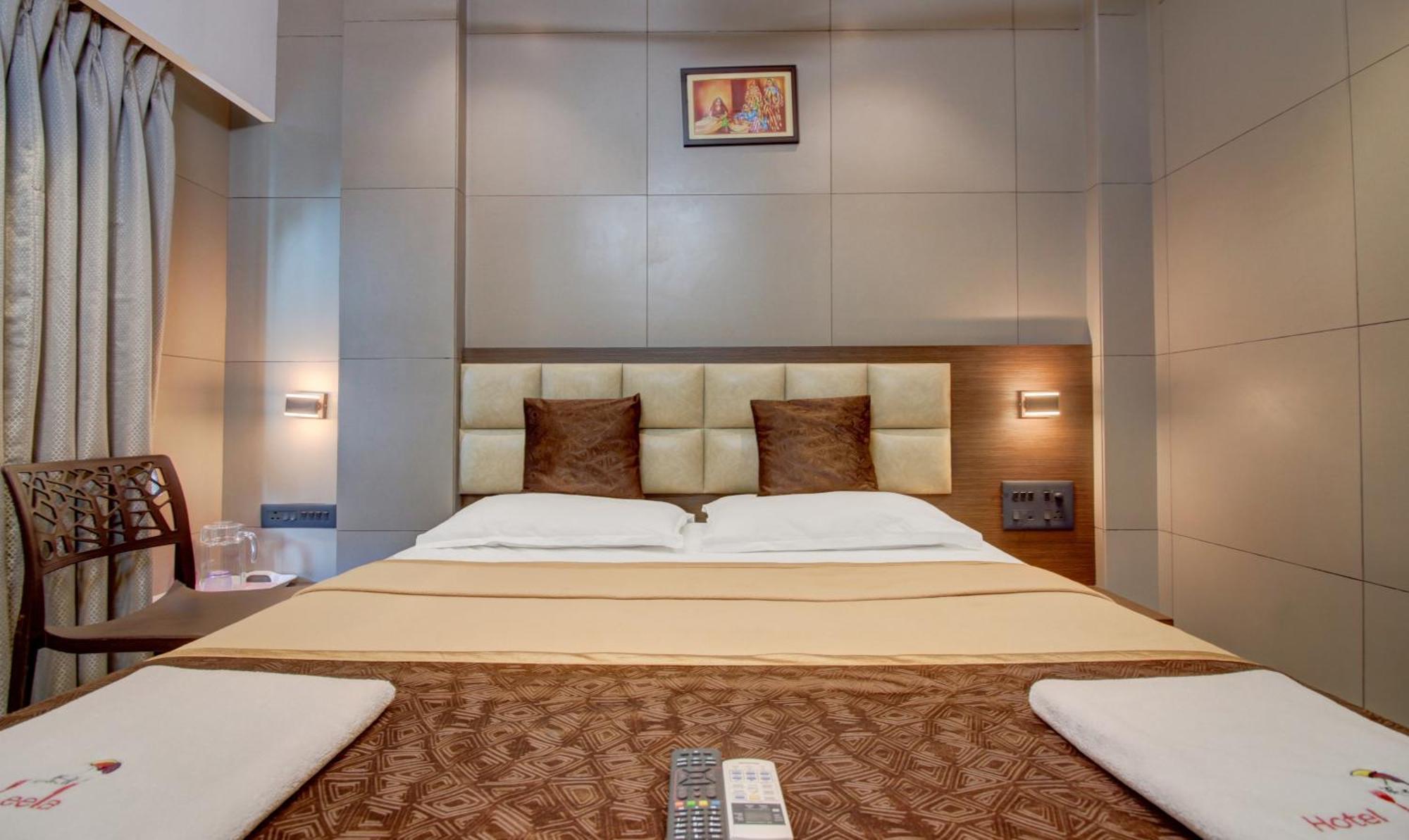 Hotel Leela Kalyān Buitenkant foto